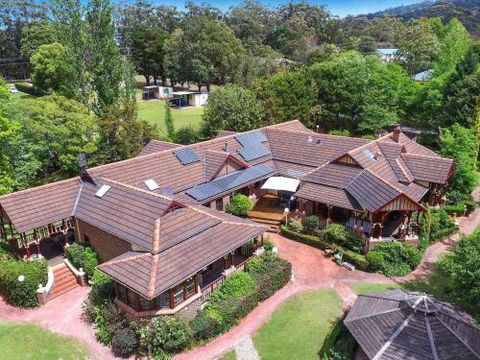 THE ELMS Berry Berry & Surrounds 4pm Check Out Sundays - Accommodation Port Macquarie 4