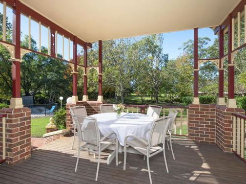 THE ELMS Berry Berry & Surrounds 4pm Check Out Sundays - Accommodation Port Macquarie 1
