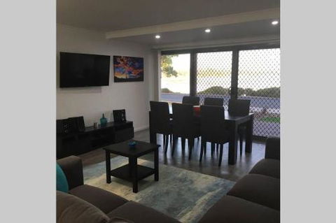 Almonta Apartments On The Water Front - Accommodation Port Macquarie 2