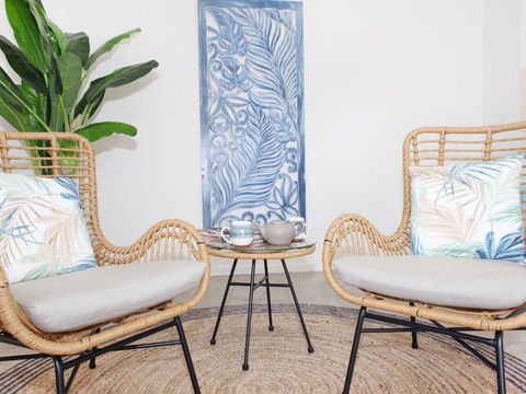 April 19 4 Bedroom Home On Canal With Pool Pontoon Aircon & WiFi! - Accommodation Port Macquarie 1