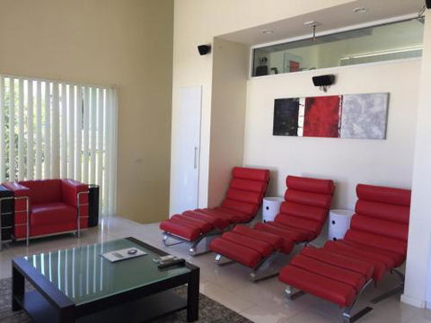 The White House Sandy Point - Accommodation Port Macquarie 5