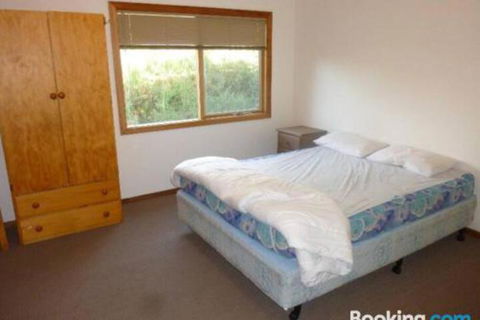 11 The Boulevarde Sandy Point - Accommodation Port Macquarie 3