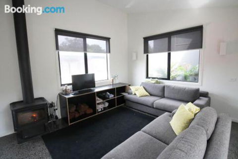 3 Anderson Avenue Sandy Point - Accommodation Port Macquarie 4