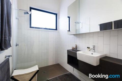 3 Anderson Avenue Sandy Point - Accommodation Port Macquarie 1