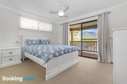 Stingray Shores Your Riverside Escape - Accommodation Port Macquarie 0