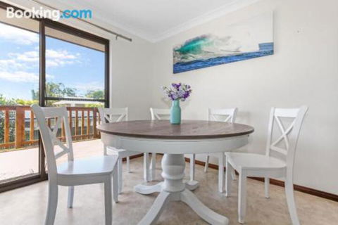 Stingray Shores Your Riverside Escape - Accommodation Port Macquarie 3