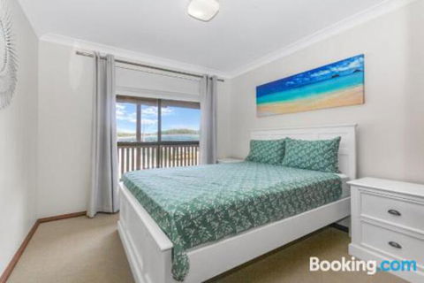 Stingray Shores Your Riverside Escape - Accommodation Port Macquarie 1