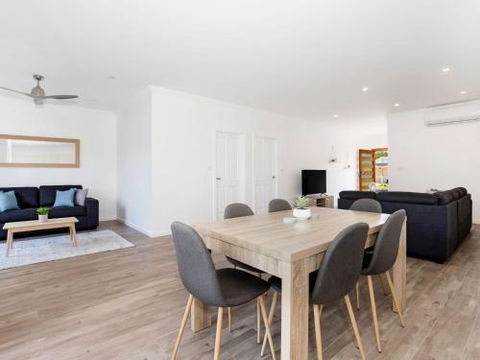 Callies Retreat I Pet Friendly I 3 Min Walk To Beach - Accommodation Port Macquarie 2