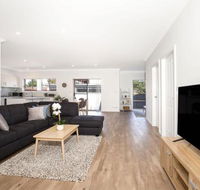 Callies Retreat I Pet Friendly I 3 Min Walk to Beach - Accommodation Port Macquarie