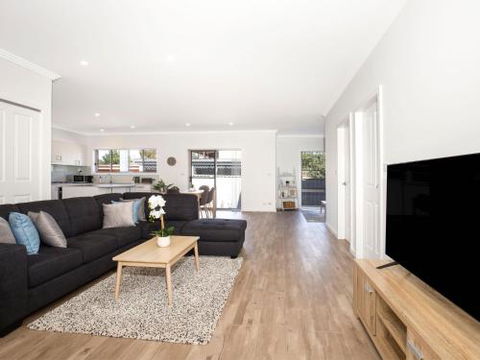 Callies Retreat I Pet Friendly I 3 Min Walk To Beach - Accommodation Port Macquarie 0