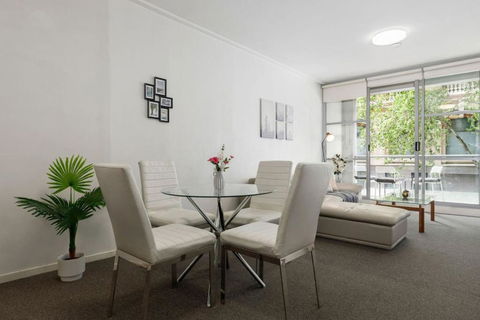 A Cozy & Modern Studio Next To Darling Harbour - Accommodation Port Macquarie 2