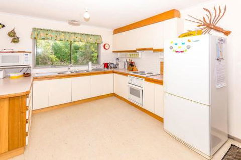 Sixteen Ash Ave Sandy Point - Accommodation Port Macquarie 3