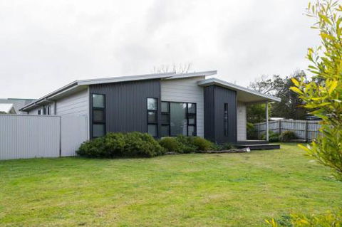 34 Ash Avenue Sandy Point - Accommodation Port Macquarie 0