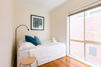KIM 2BDR West Melbourne Apartment - Accommodation Port Macquarie 3