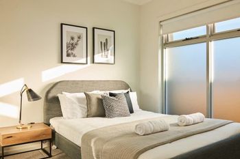 Chic Modern & Designer Apartment - Accommodation Port Macquarie 2