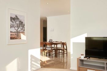 Chic Modern & Designer Apartment - Accommodation Port Macquarie 1