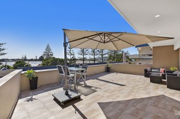 Lakeshore Apartment 3 - Accommodation Port Macquarie 0