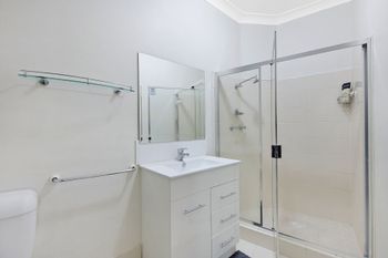 Lakeshore Apartment 3 - Accommodation Port Macquarie 2