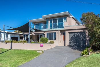 DOLPHIN VIEWS - Accommodation Port Macquarie 3
