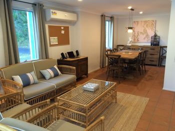 Quiet Rural Retreat With Spa - Accommodation Port Macquarie 6