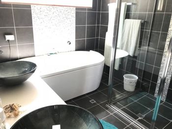 Ocean House At Mollymook - Accommodation Port Macquarie 3