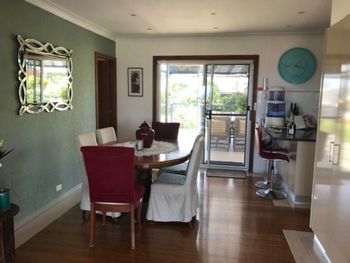 Ocean House At Mollymook - Accommodation Port Macquarie 5