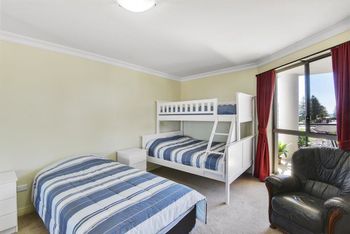 Sorrento Apartment 401 - Accommodation Port Macquarie 1
