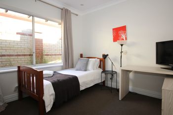 Swan View Family Home - Accommodation Port Macquarie 0
