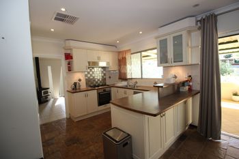 Swan View Family Home - Accommodation Port Macquarie 5
