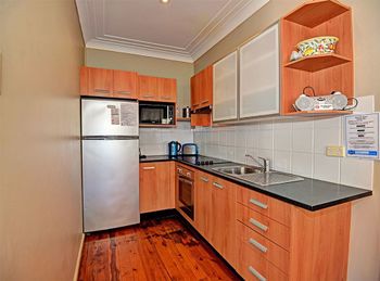 Ocean Parade By The Beach Unit - Accommodation Port Macquarie 2