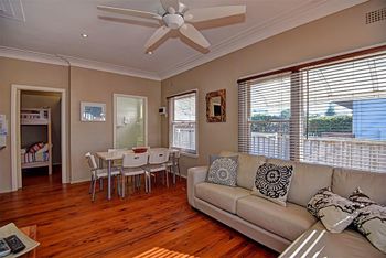 Ocean Parade By The Beach Unit - Accommodation Port Macquarie 5