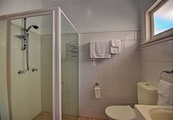 Ocean Parade By The Beach Unit - Accommodation Port Macquarie 4