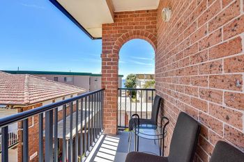 Renovated Apartment With Pool - Accommodation Port Macquarie 6