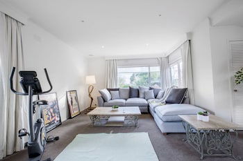 Lots Love Life Garden View Amazing Five Bedrooms - Accommodation Port Macquarie 0