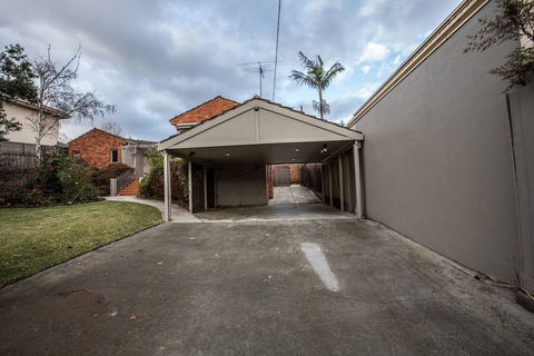 Lots Love Life Garden View Amazing Five Bedrooms - Accommodation Port Macquarie 3
