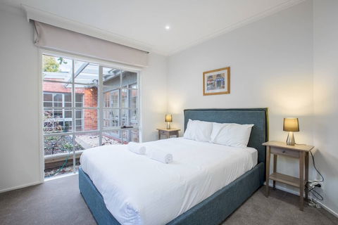 Lots Love Life Garden View Amazing Five Bedrooms - Accommodation Port Macquarie 1