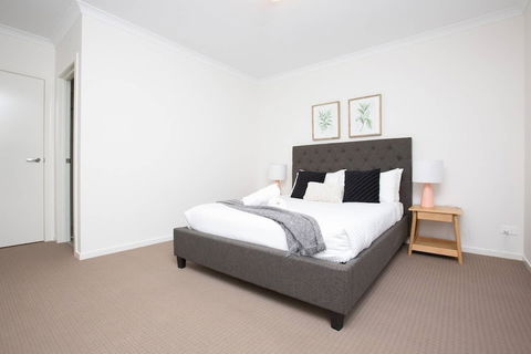 Resortstyle 4BR House With Parking@werribee - Accommodation Port Macquarie 3