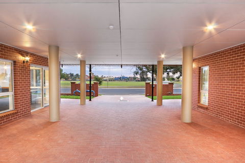 BEST WESTERN Plus Bolton On The Park - Accommodation Port Macquarie 0