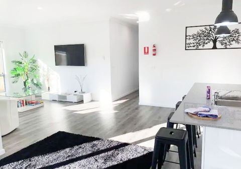 Brand New Home - 10min To Beach & Torquay - Accommodation Port Macquarie 0
