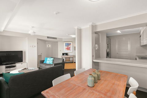 Cairns Oceanview At 181 The Esplanade 34 - Accommodation Port Macquarie 4