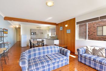 Quarter Deck Apartment 2 - Accommodation Port Macquarie 5
