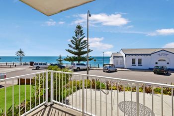 Quarter Deck Apartment 2 - Accommodation Port Macquarie 4