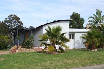 Mathews - Accommodation Port Macquarie 4