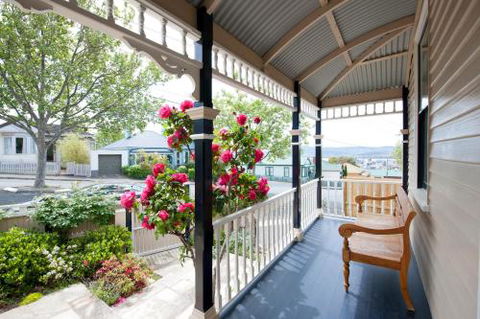 Library House - Accommodation Port Macquarie 6