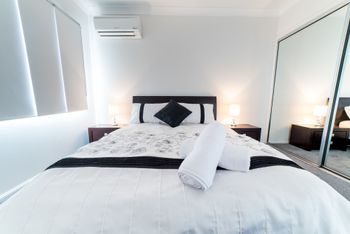 1 Bedroom Gold Coast Beachside Apt W AC + Parking - Accommodation Port Macquarie 0