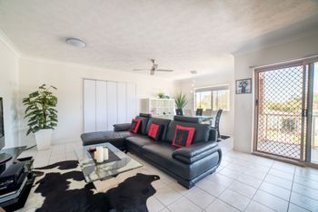 1 Bedroom Gold Coast Beachside Apt W AC + Parking - Accommodation Port Macquarie 3