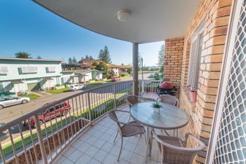 1 Bedroom Gold Coast Beachside Apt W AC + Parking - Accommodation Port Macquarie 6