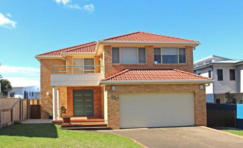 DAY DREAMING On DONLAN - Accommodation Port Macquarie 0