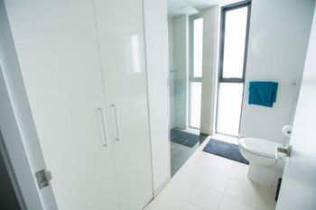 Spacious Apartment Close To Melbourne CBD - Accommodation Port Macquarie 5