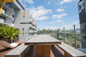 Spacious Apartment Close To Melbourne CBD - Accommodation Port Macquarie 4
